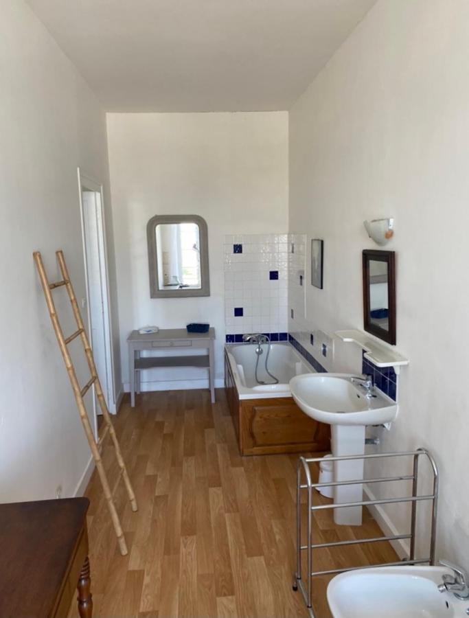 La Maison Du Port Mortagne-sur-Gironde Екстериор снимка